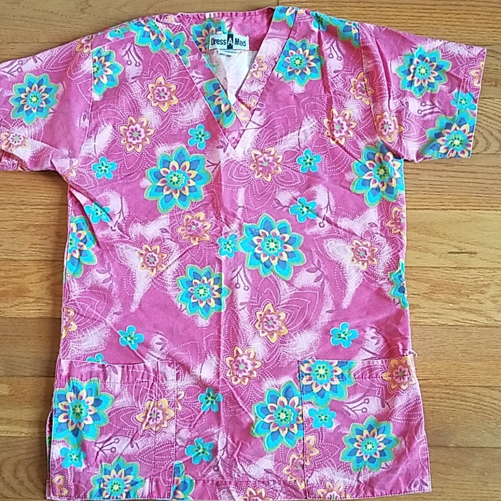 Scrub Top - Picture 3 of 3